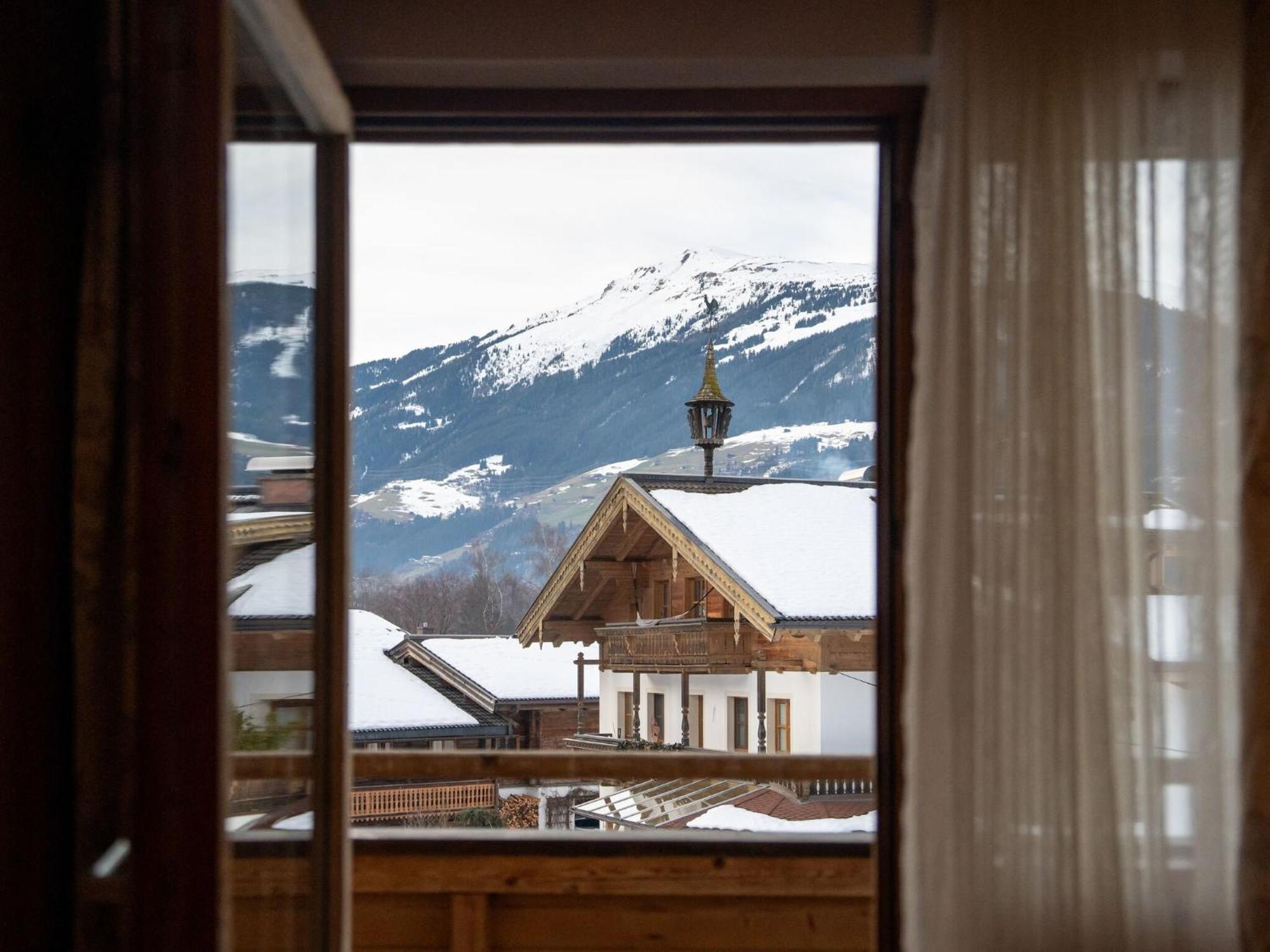 Comfortable Apartment In Salzburger Land นอยเคียร์เชน อัม โกรสเวเนดิเกอร์ ภายนอก รูปภาพ